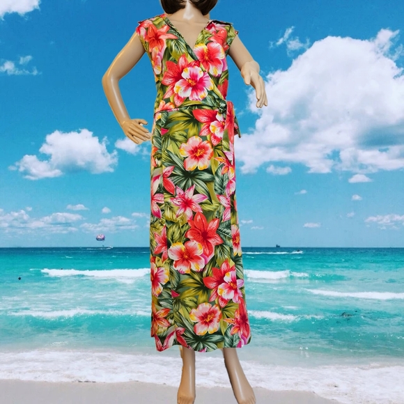 Sag Harbor Dresses & Skirts - NWT SAG HARBOR Hawaiian Print Wrap Dress with Slit and Collar 16 L